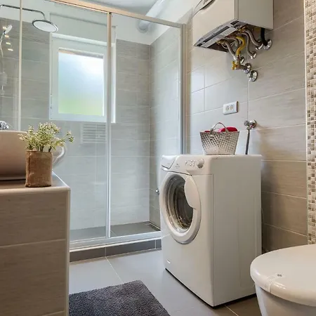 Esther Lejlighed Pula