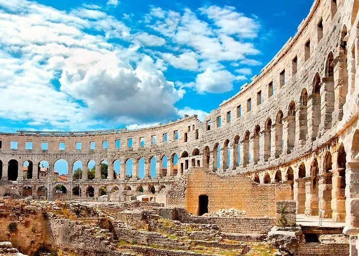 Esther Apartman Pula