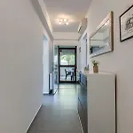 Esther 아파트 풀라