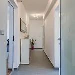 Esther 아파트