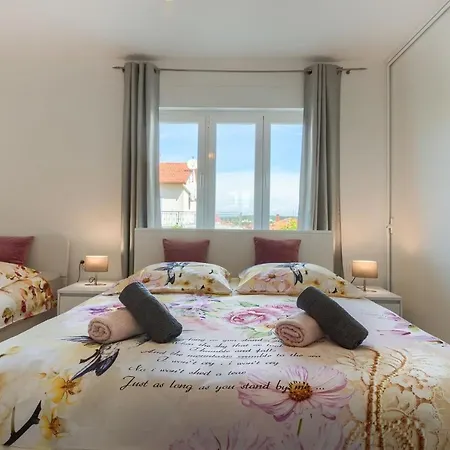 Esther Apartment