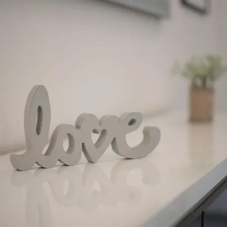 Esther Lägenhet