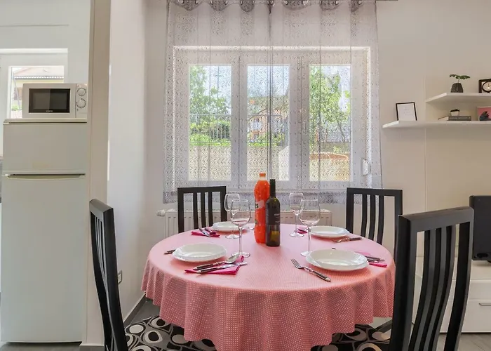 Διαμέρισμα Esther