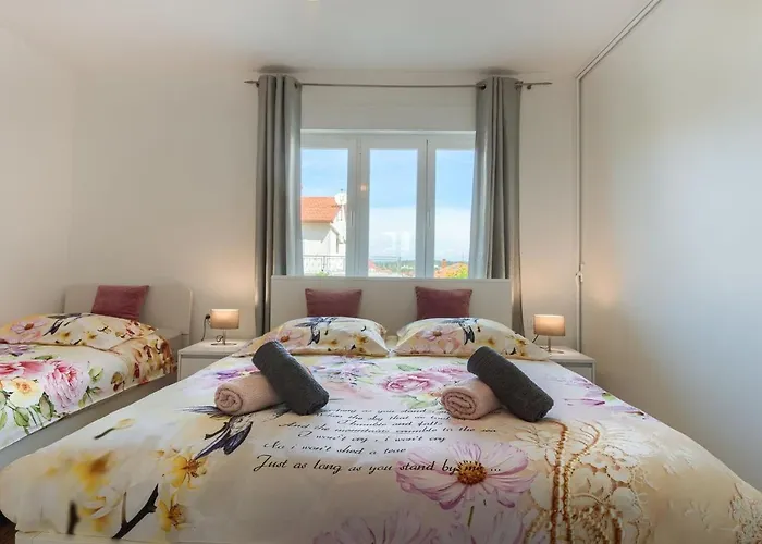 Esther Διαμέρισμα