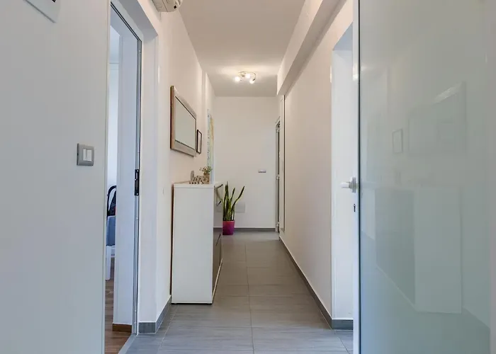 Esther Διαμέρισμα