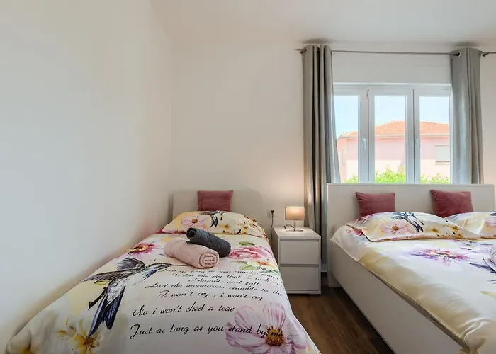 Esther Διαμέρισμα